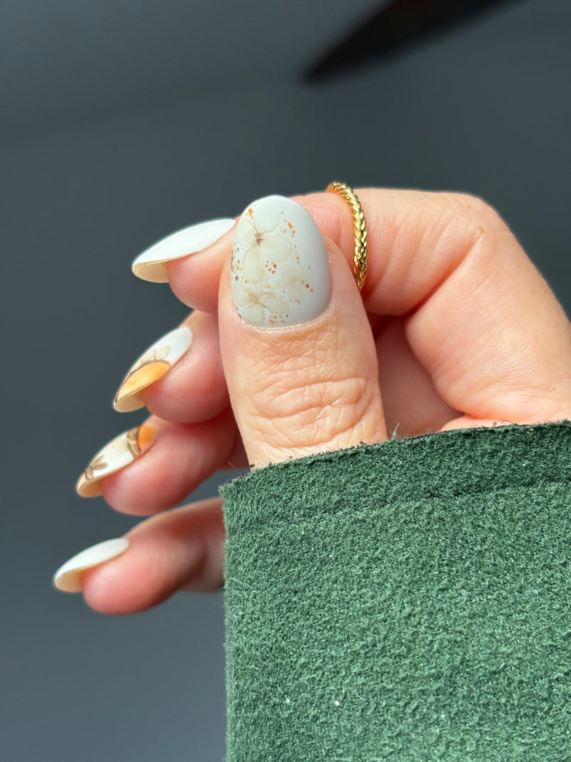 Press on Nails-Zinnia
