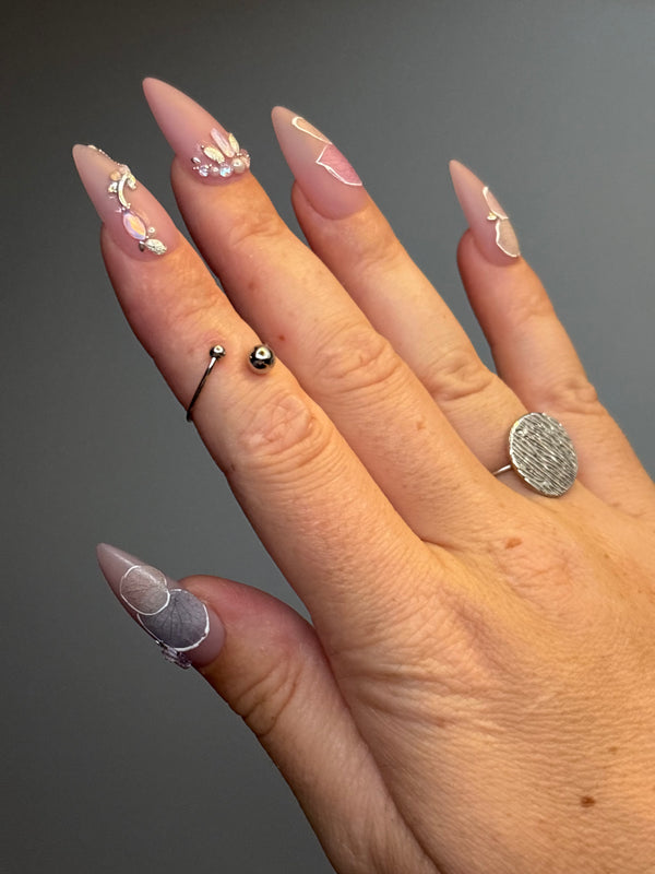 Press-On Nails Blush bloom