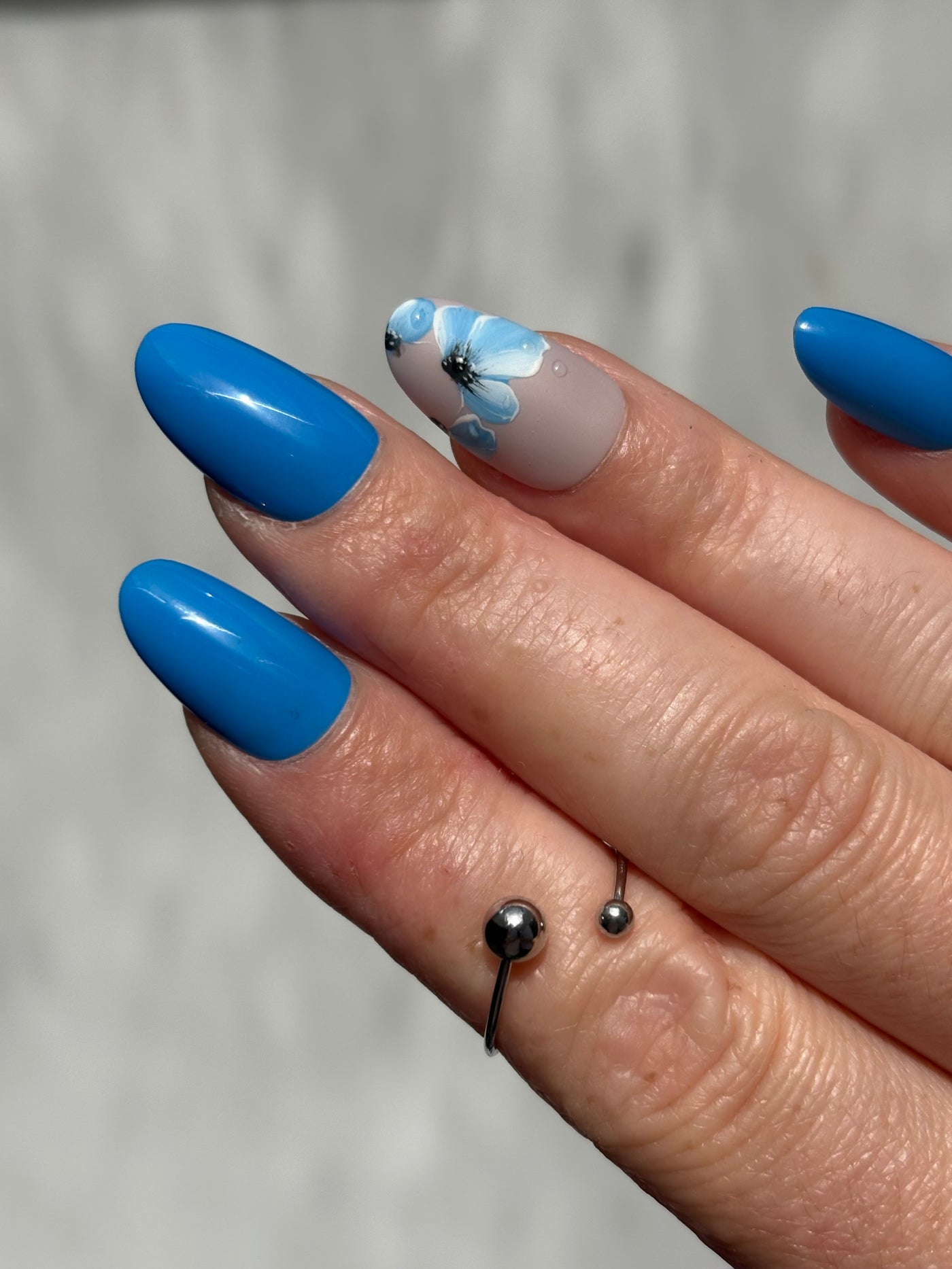 Press-On Nails -Friend Flower