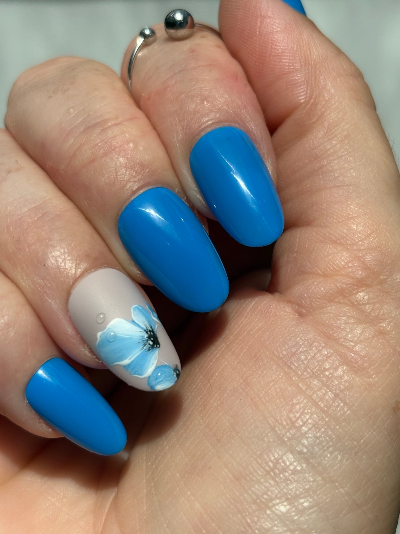 Press-On Nails -Friend Flower