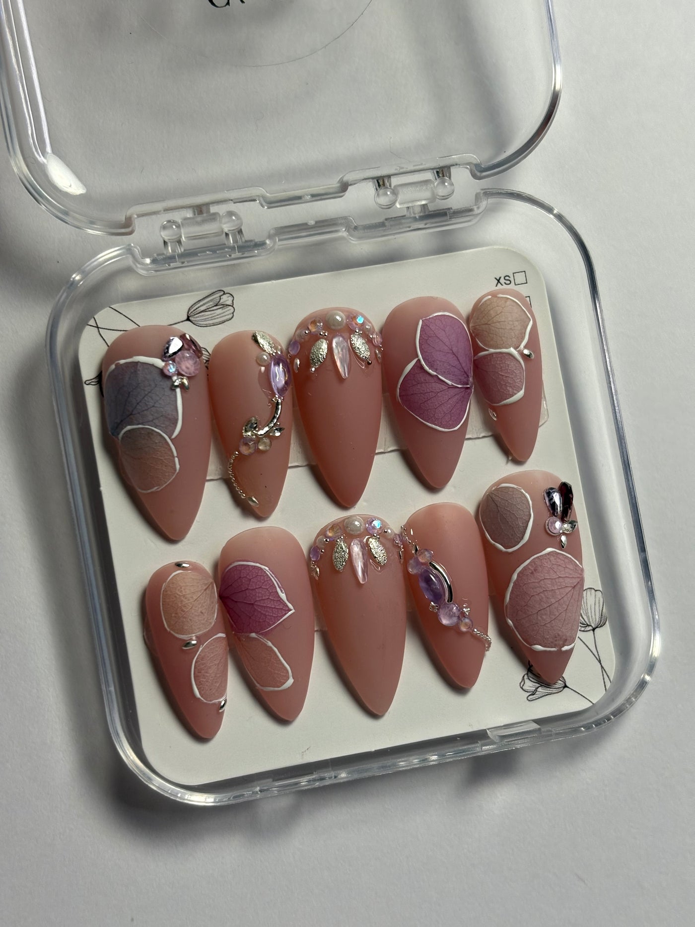 Press-On Nails Blush bloom
