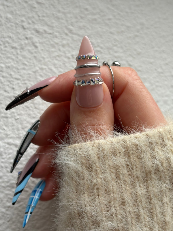 Press-On Nails -Christy