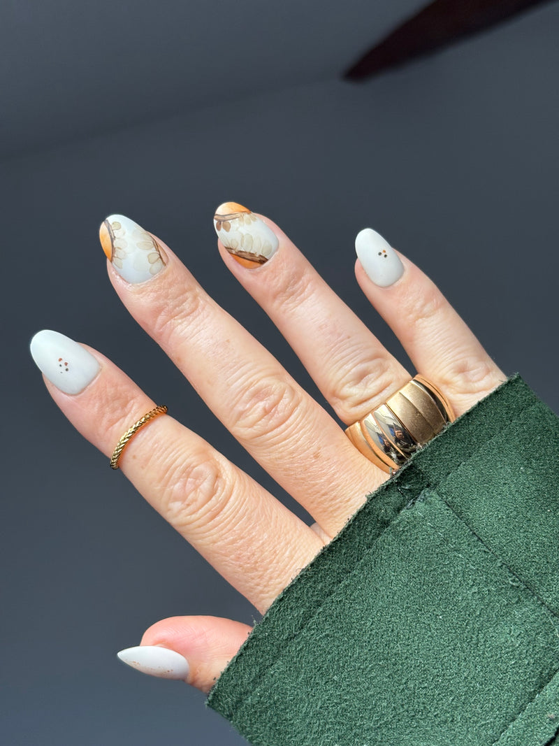 Press on Nails-Zinnia