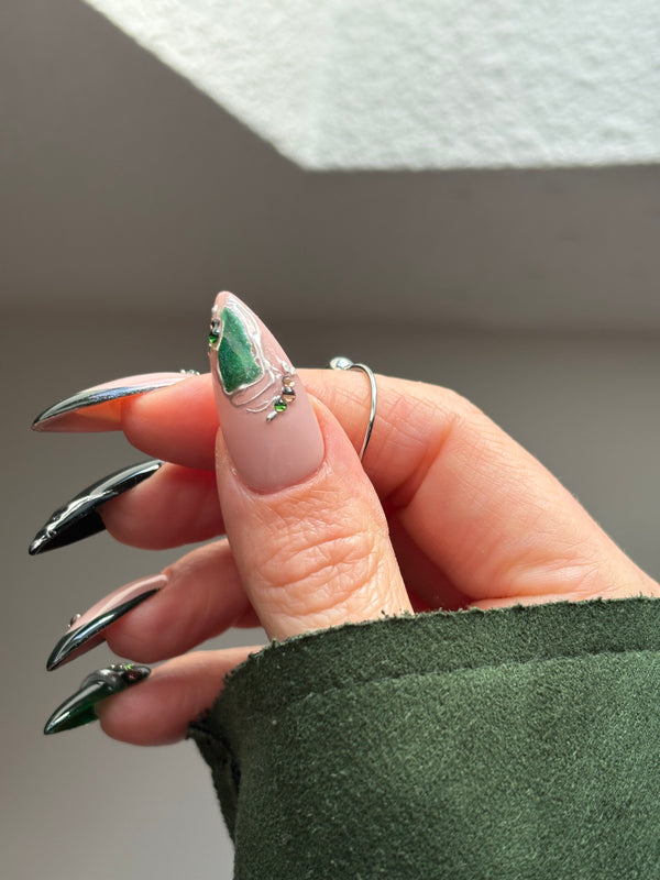 Press-On Nails -Green eyes