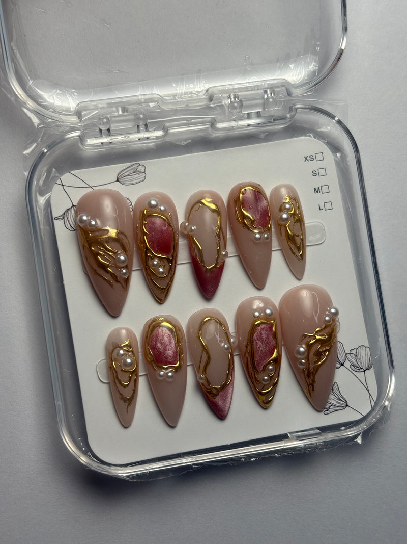 Press-On Nails -Klara