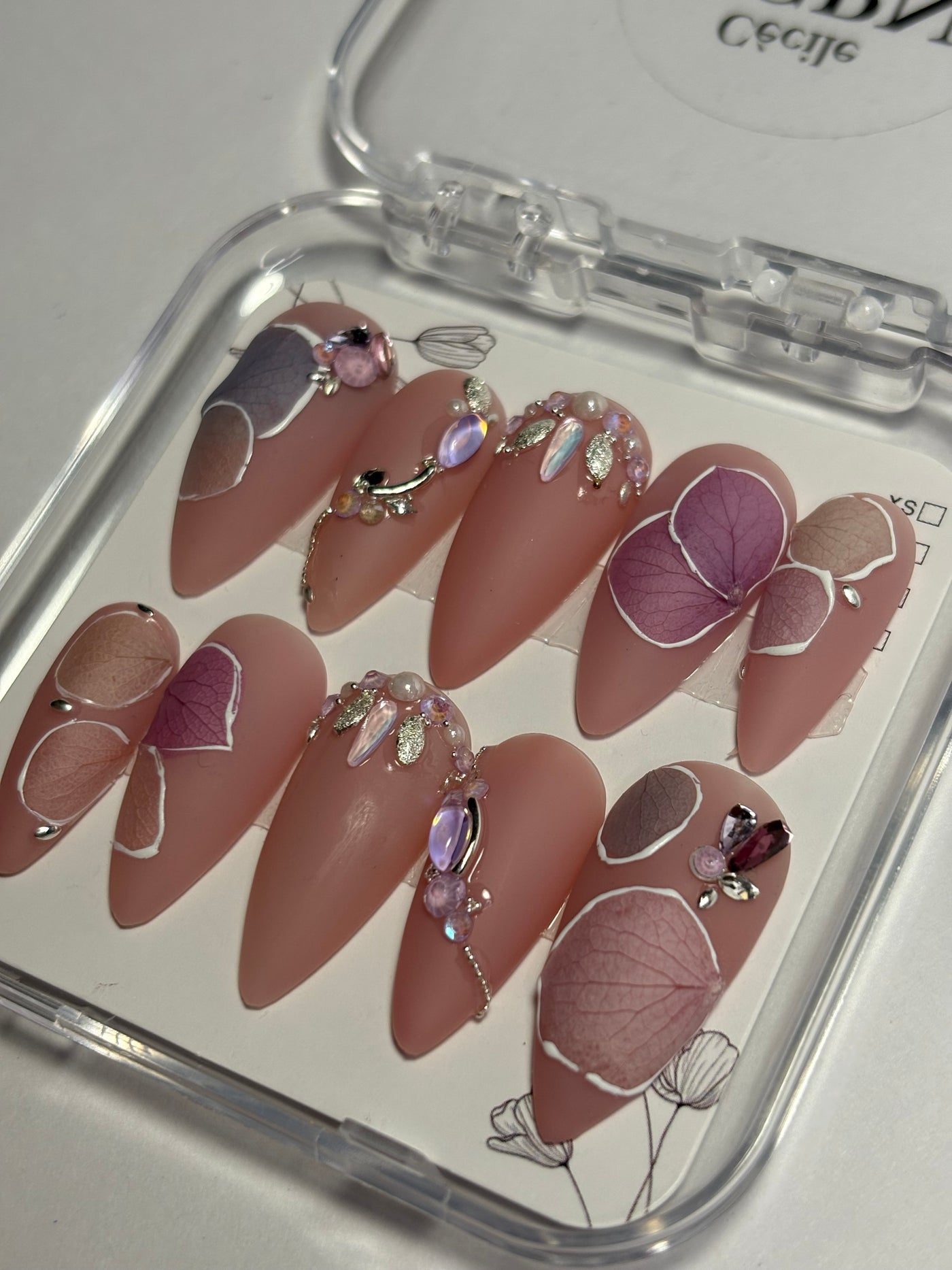Press-On Nails Blush bloom
