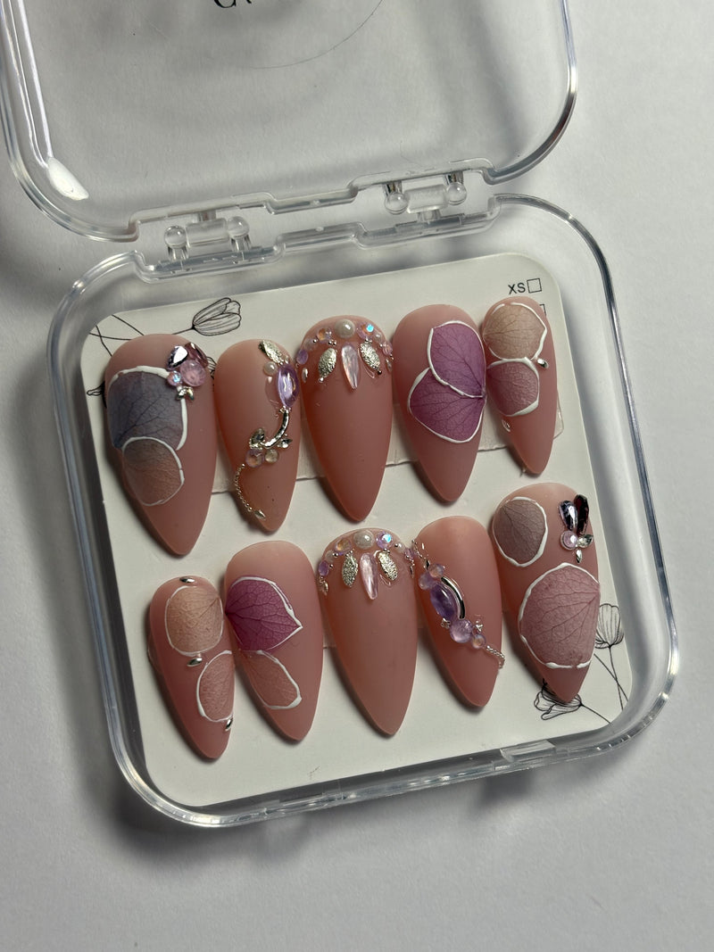 Press-On Nails Blush bloom
