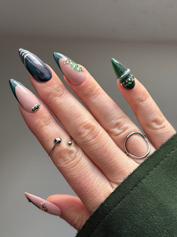 Press-On Nails -Green eyes