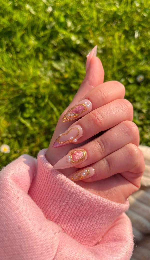 Press-On Nails -Klara